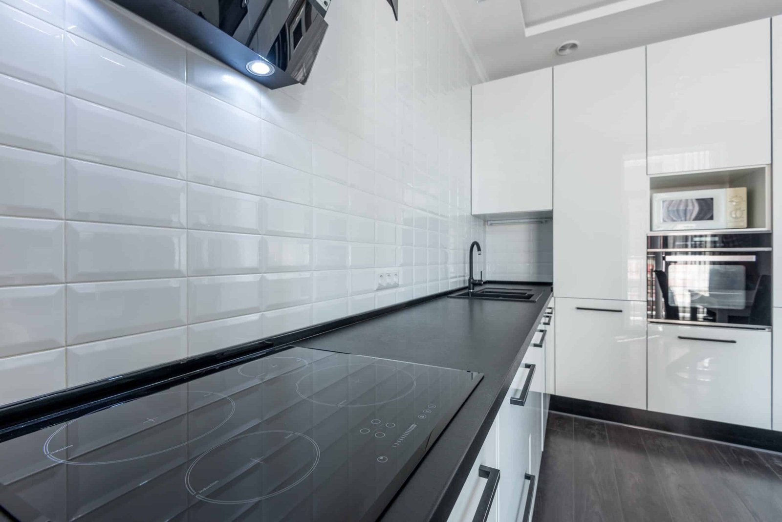 Kitchens with A White Backsplash Kitchens with A White Backsplash