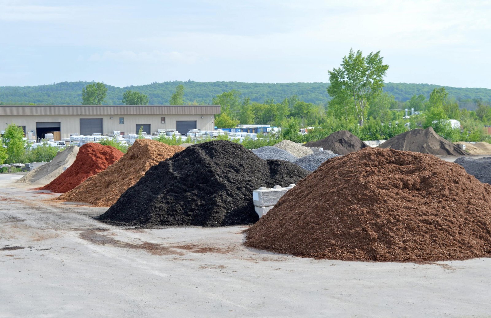mulch colors and types