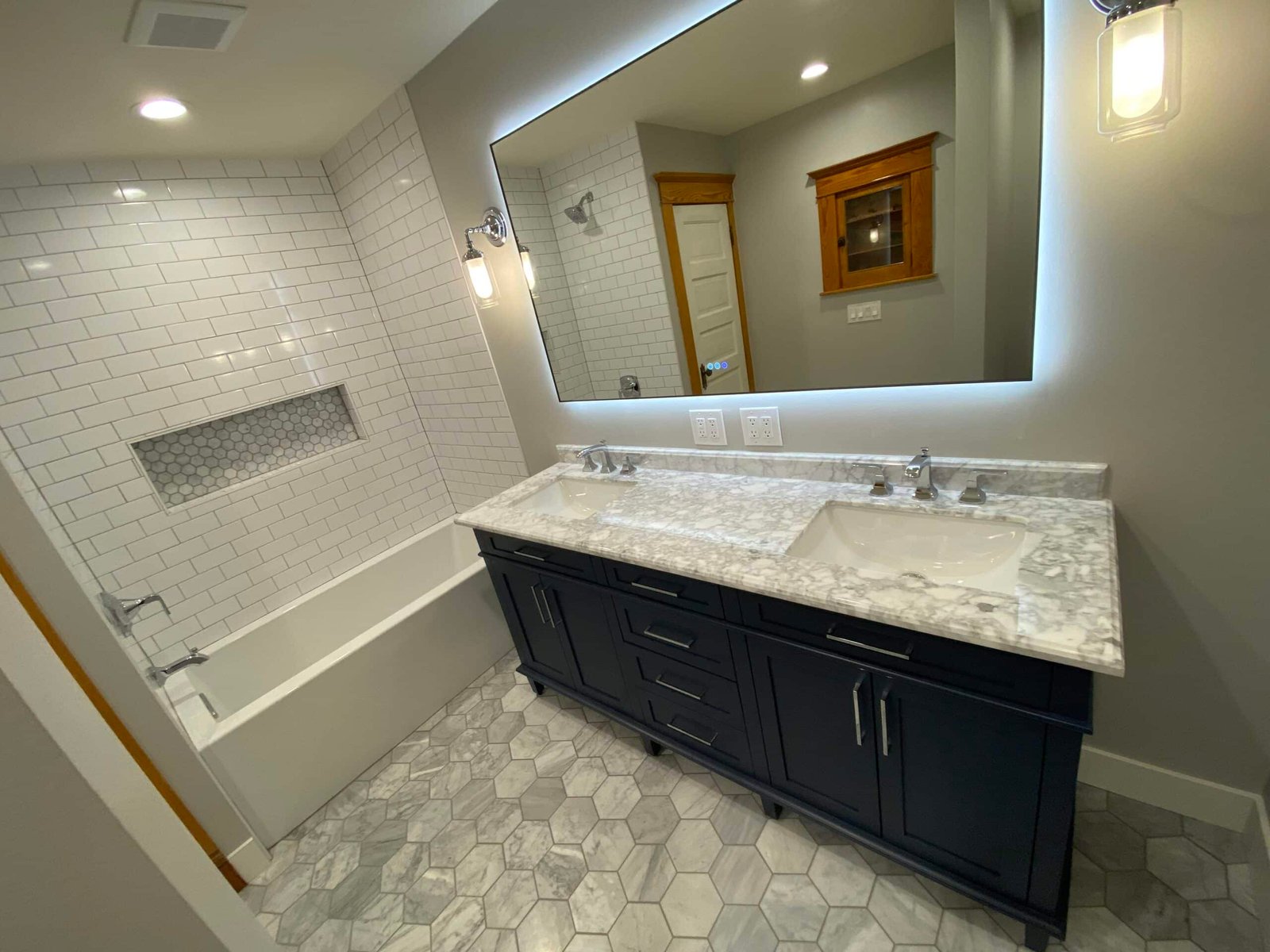 Bathroom with no windows Bathroom with no windows