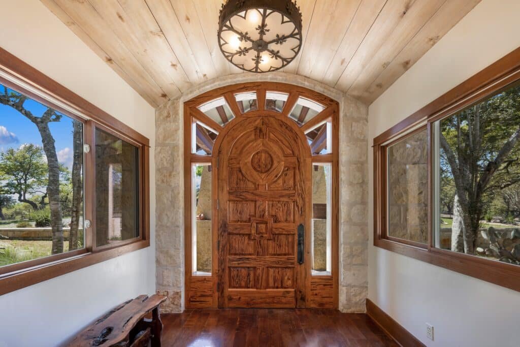 House entry light wood ceiling panels House entry light wood ceiling panels