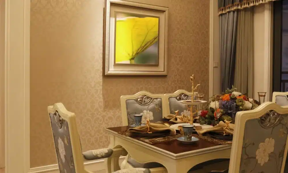 Clean Textured Wallpaper in the Dinning Room 1200x800 1