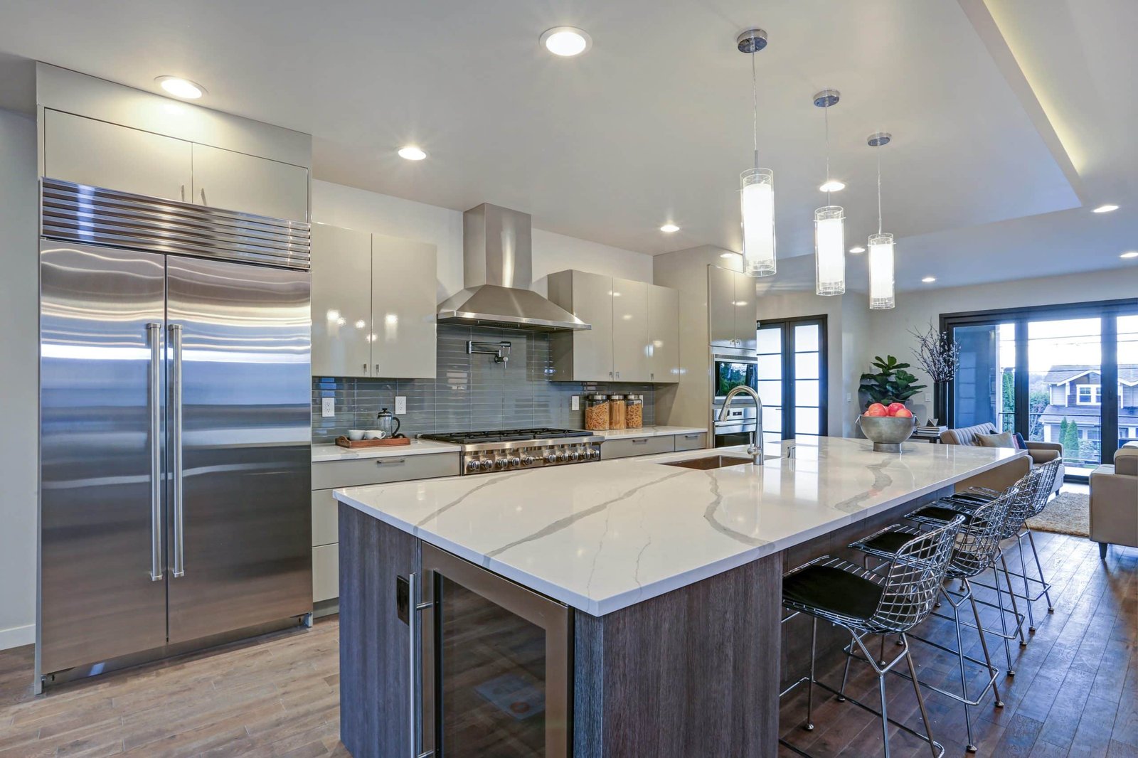 Choosing a refrigerator stainless steel Choosing a refrigerator in stainless steel