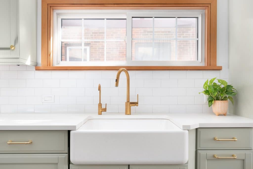 Farm Style Kitchen Sink In White