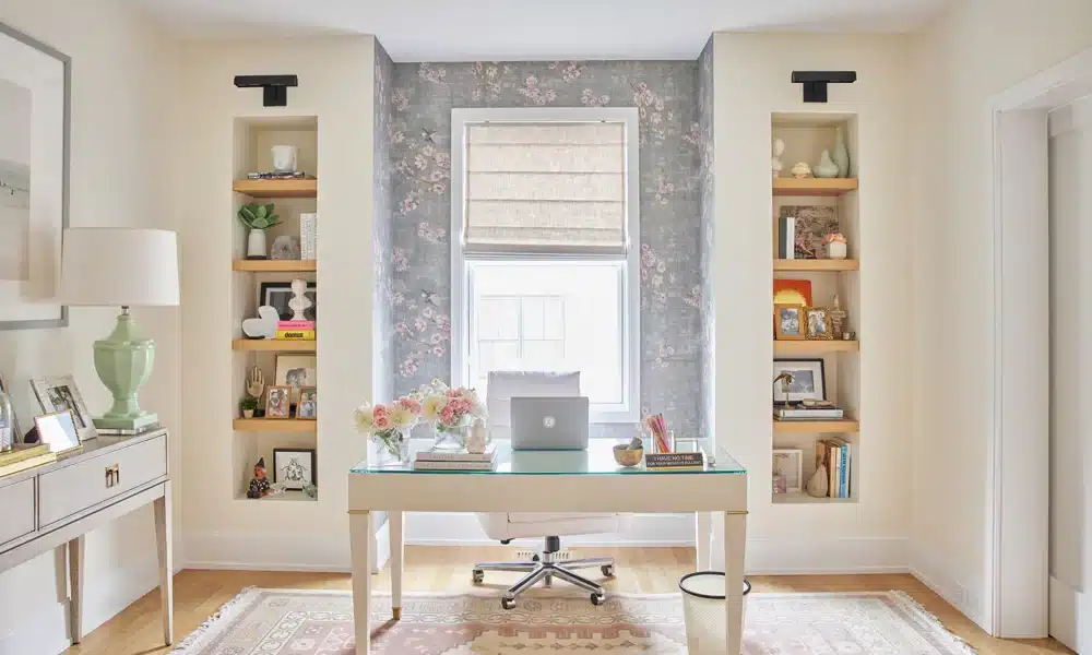Home office in light color